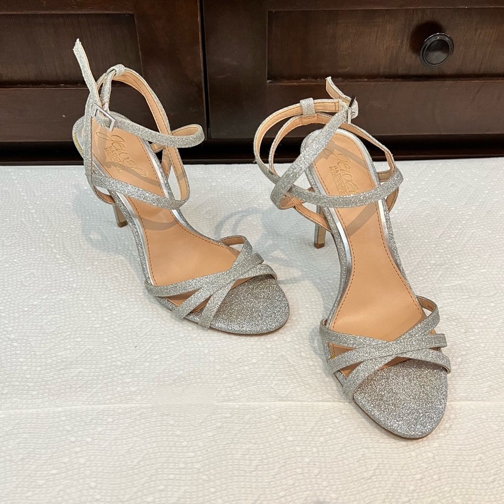 Jewel Badgley Mischka Silver Glitter Stiletto